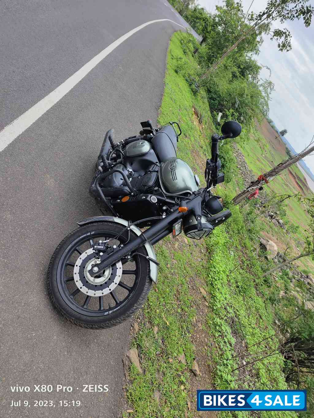 Cosmic Carbon Jawa 42 Dual Channel ABS Cosmic Carbon