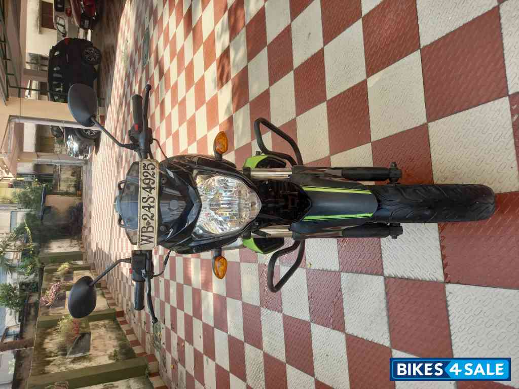 Black Green Yamaha FZ-S