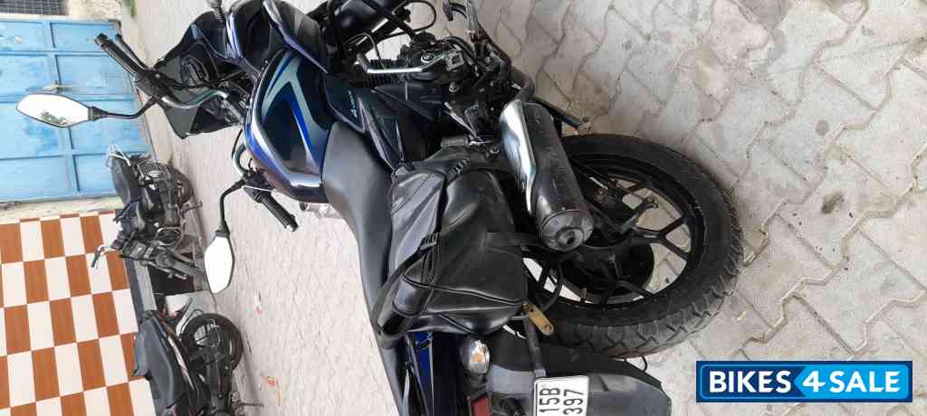 Bajaj Discover 150 F