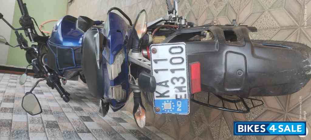 Blue Bajaj Pulsar 200 NS