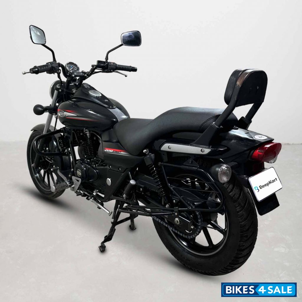 Bajaj Avenger Street 220