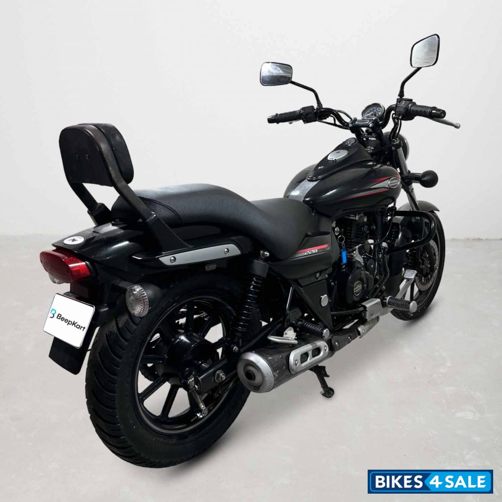 Bajaj Avenger Street 220