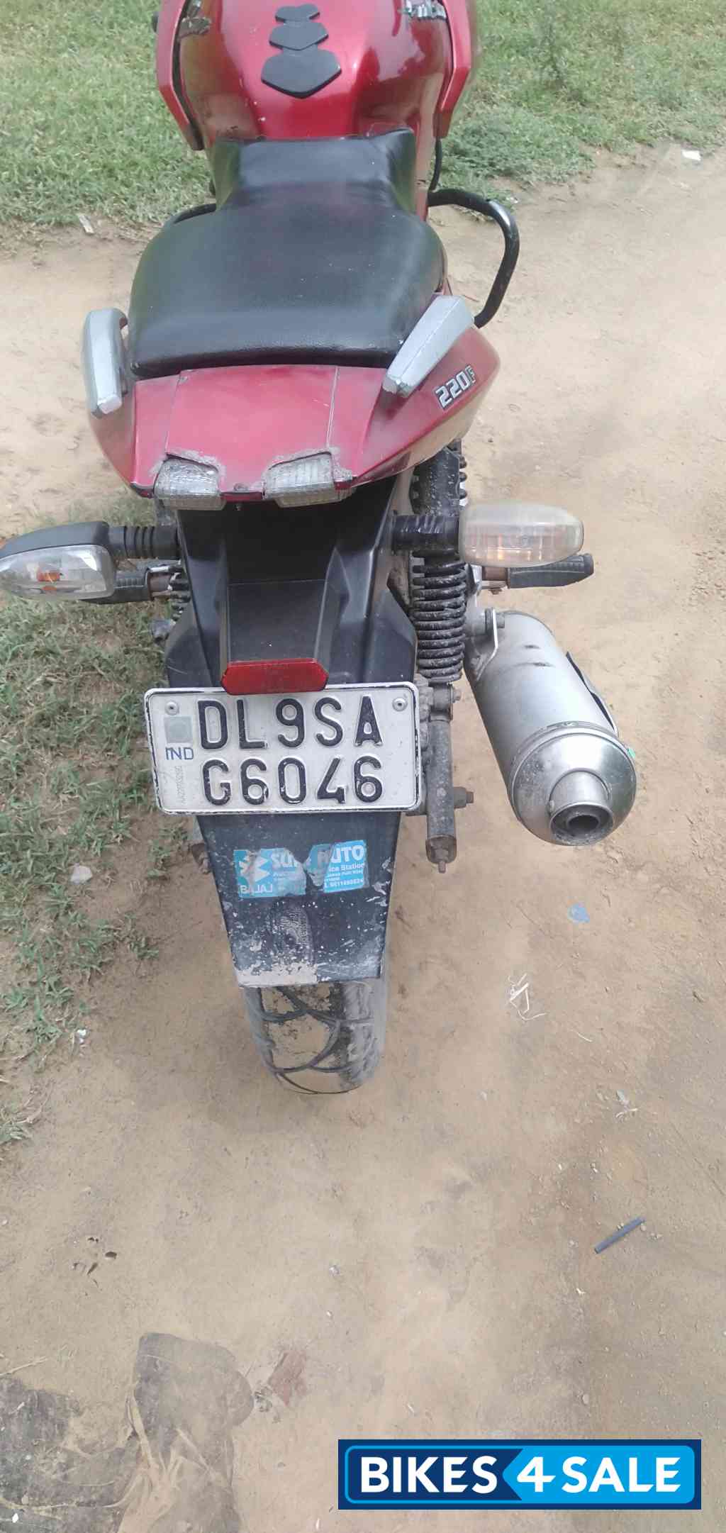 Red Bajaj Pulsar 220F