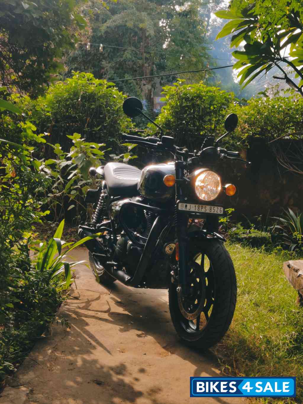 Royal Enfield Hunter 350 Metro