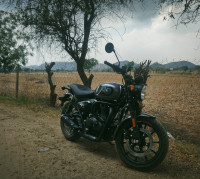 Royal Enfield Hunter 350 Metro