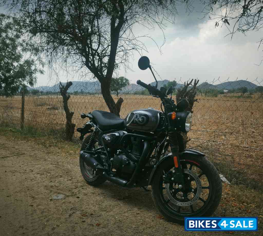 Royal Enfield Hunter 350 Metro