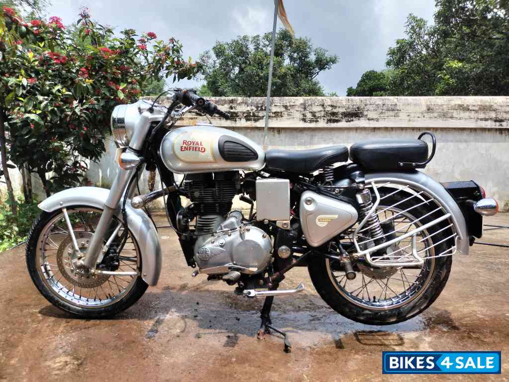 Silver Royal Enfield Classic 350