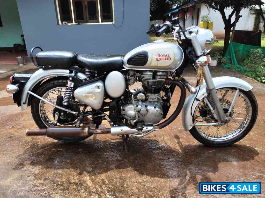 Silver Royal Enfield Classic 350