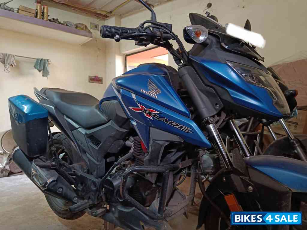Blue Honda XBlade BS6