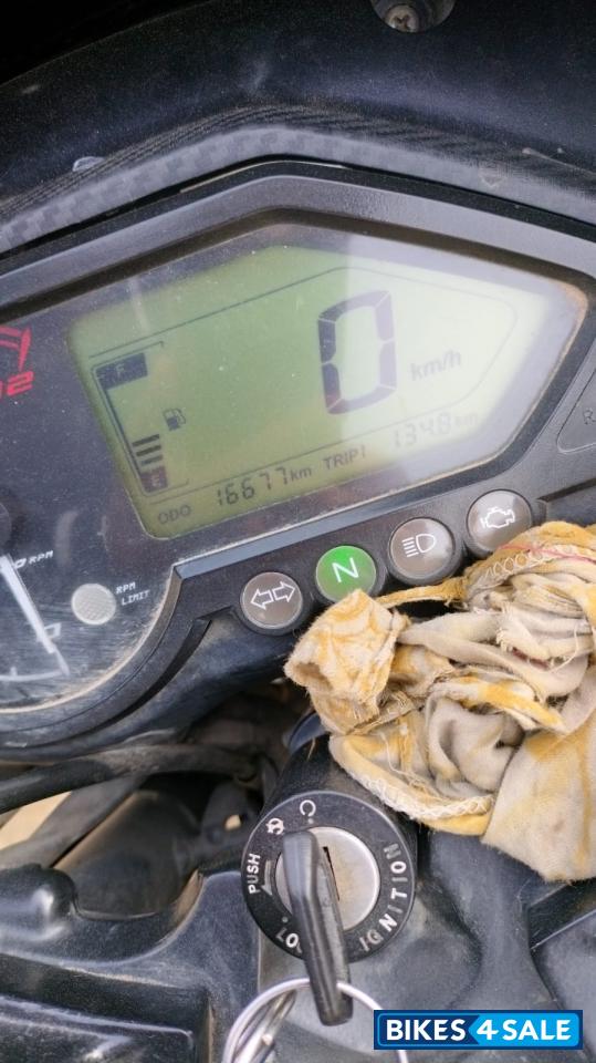 Black Bajaj Pulsar 125 Carbon Fibre Disc Split Seat