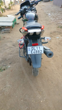 Black Bajaj Pulsar 125 Carbon Fibre Disc Split Seat