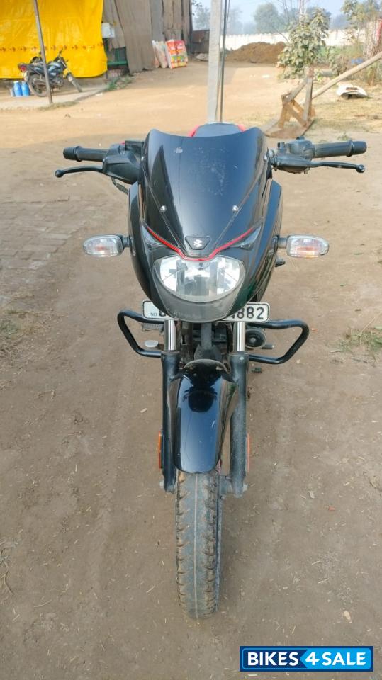 Black Bajaj Pulsar 125 Carbon Fibre Disc Split Seat