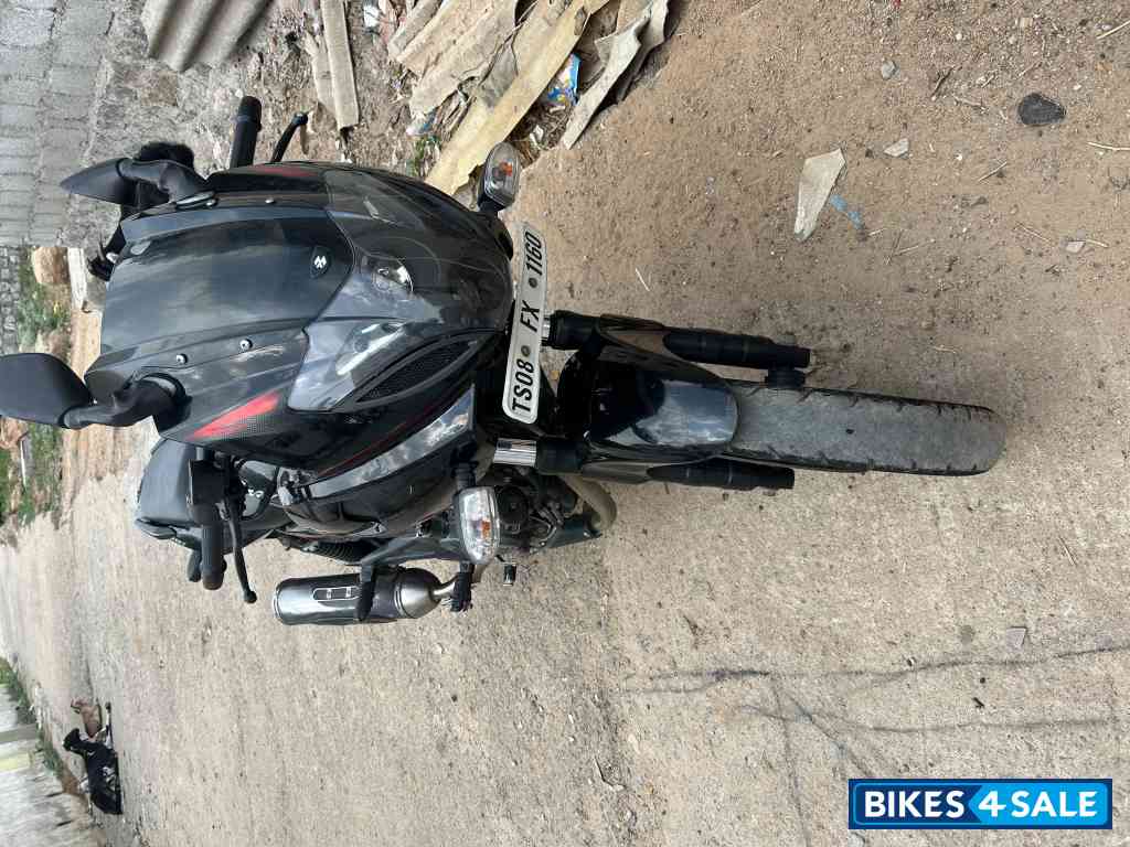 Bajaj Pulsar 220F