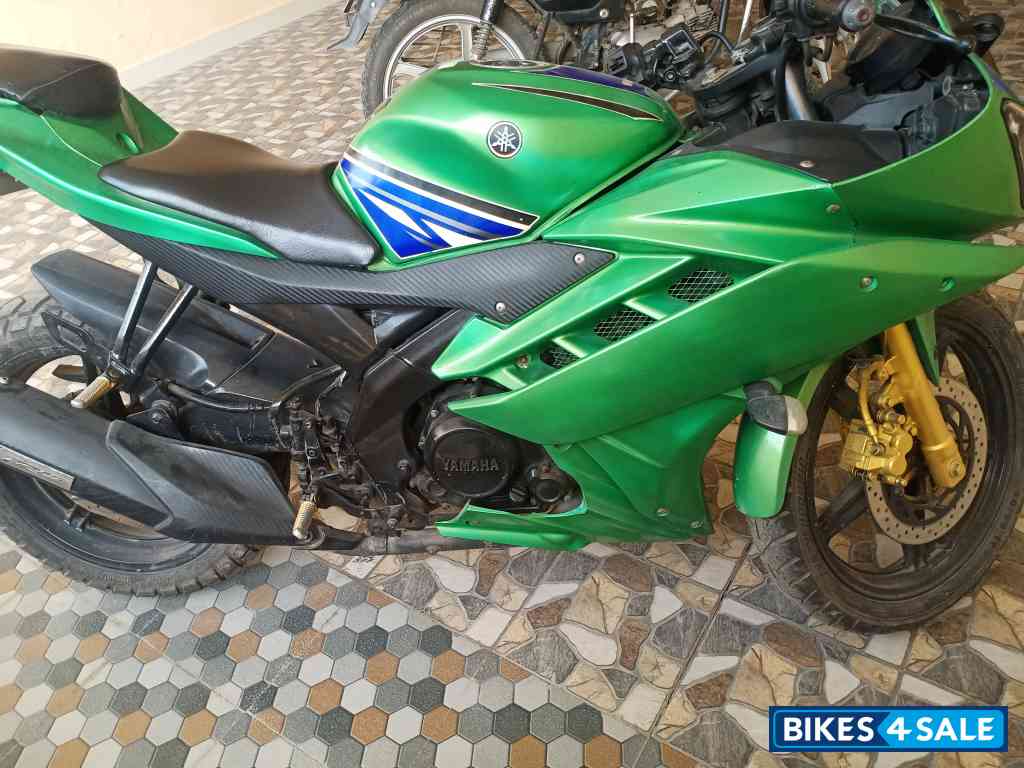 Yamaha YZF R15 V2