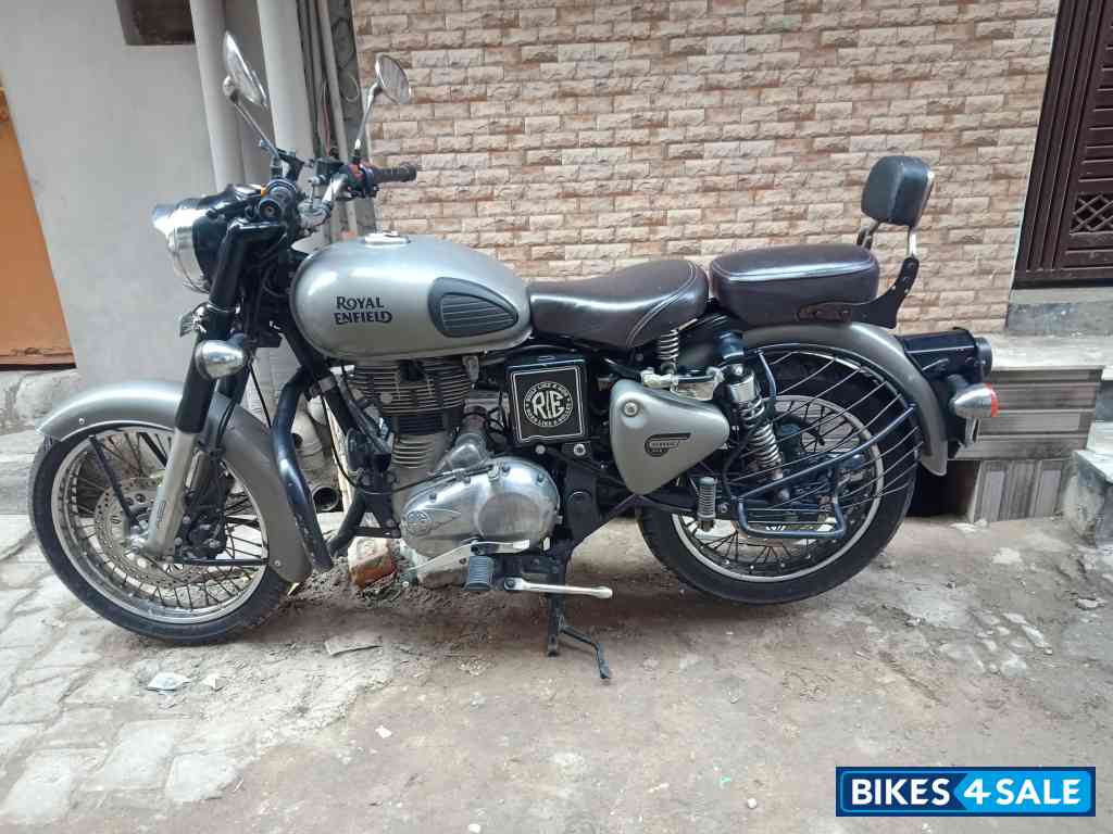 Grey Gun Metal Royal Enfield Classic 350