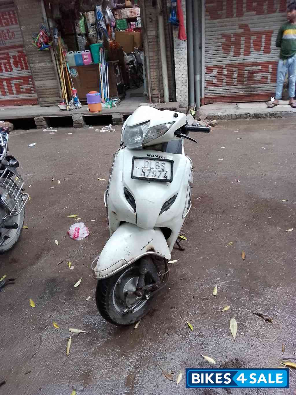 White Honda Activa 3G