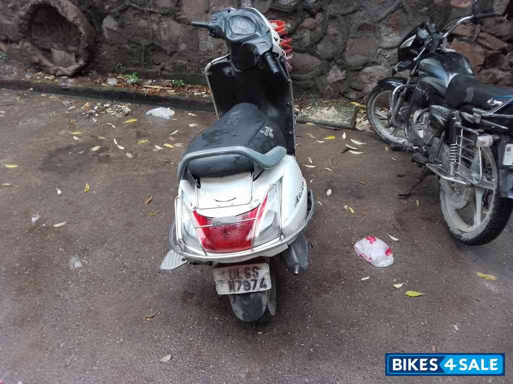 White Honda Activa 3G