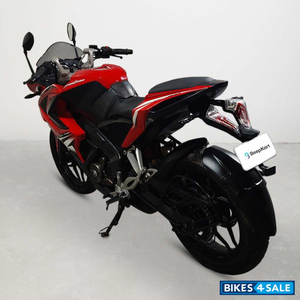Bajaj Pulsar RS 200
