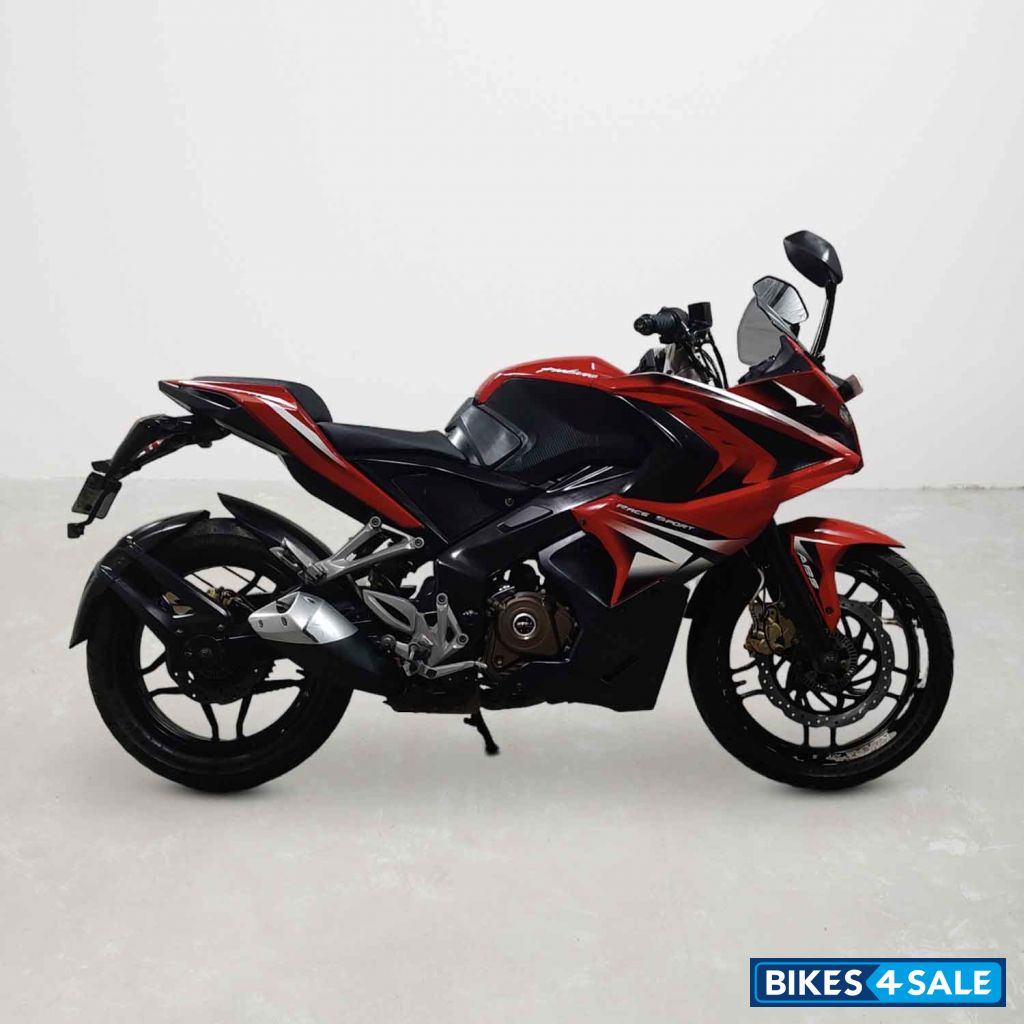 Bajaj Pulsar RS 200