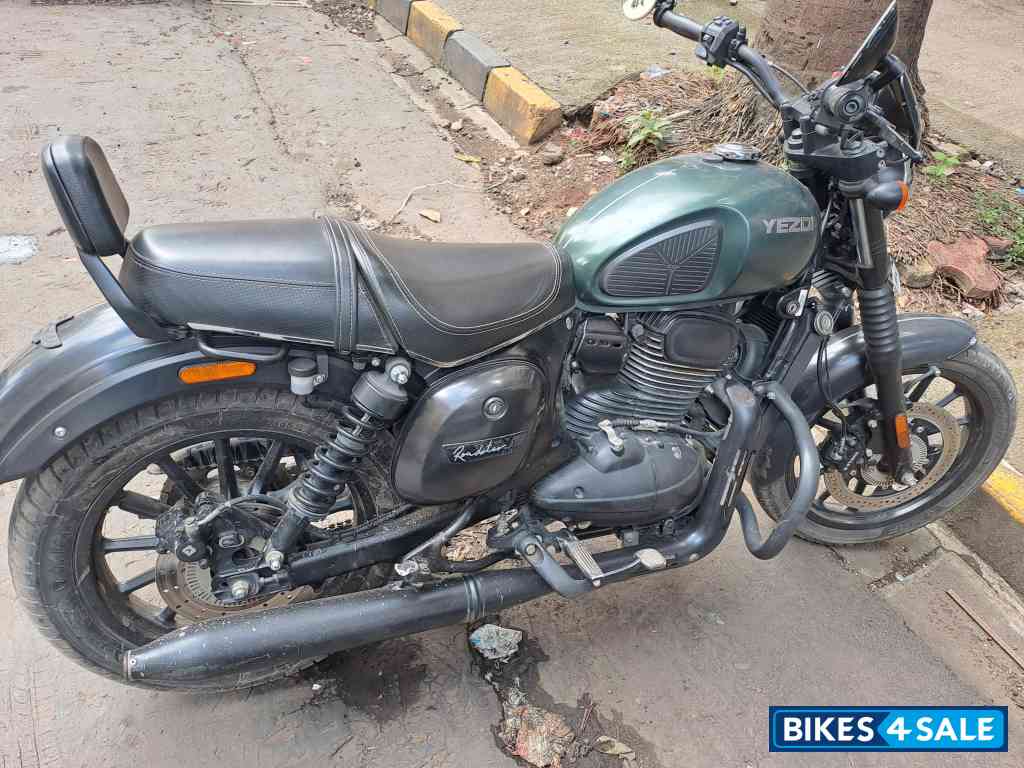 Yezdi Roadster Yezdi Roadster