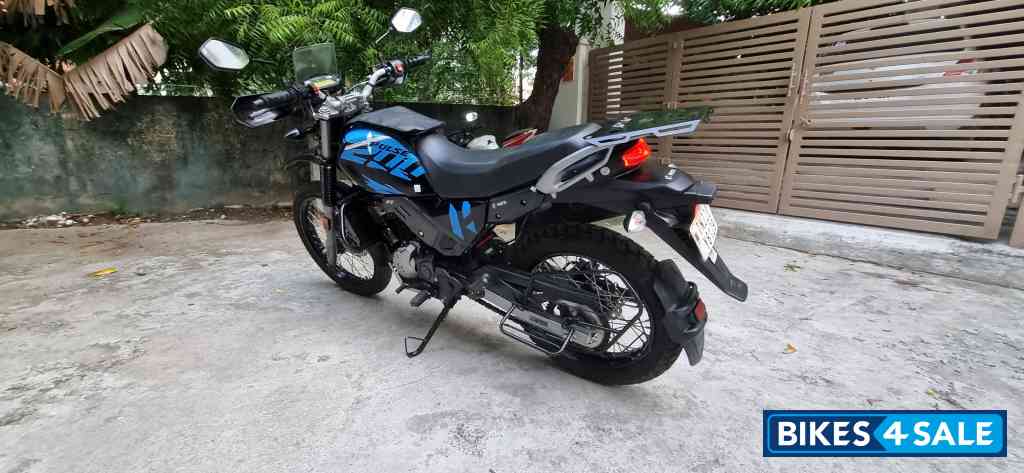 Blue - Black Hero Xpulse 200 4V