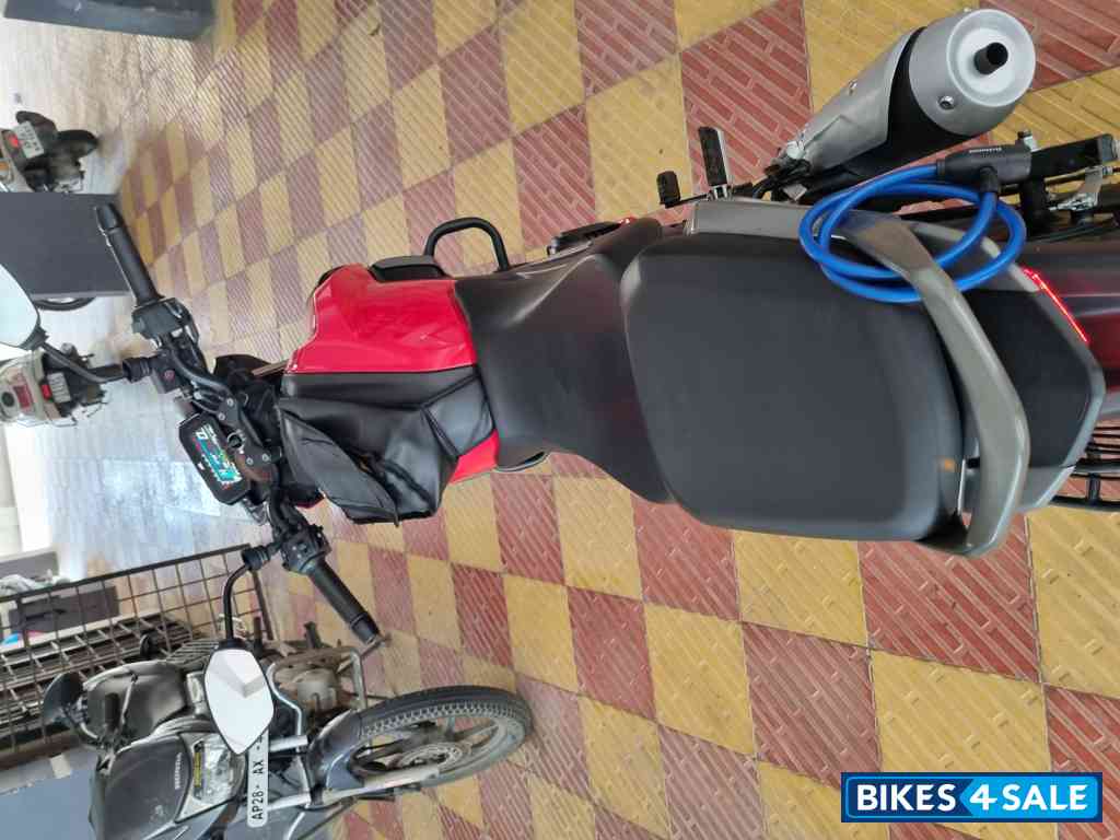 TVS Raider Split Seat