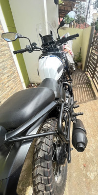 White Yezdi Adventure Gloss