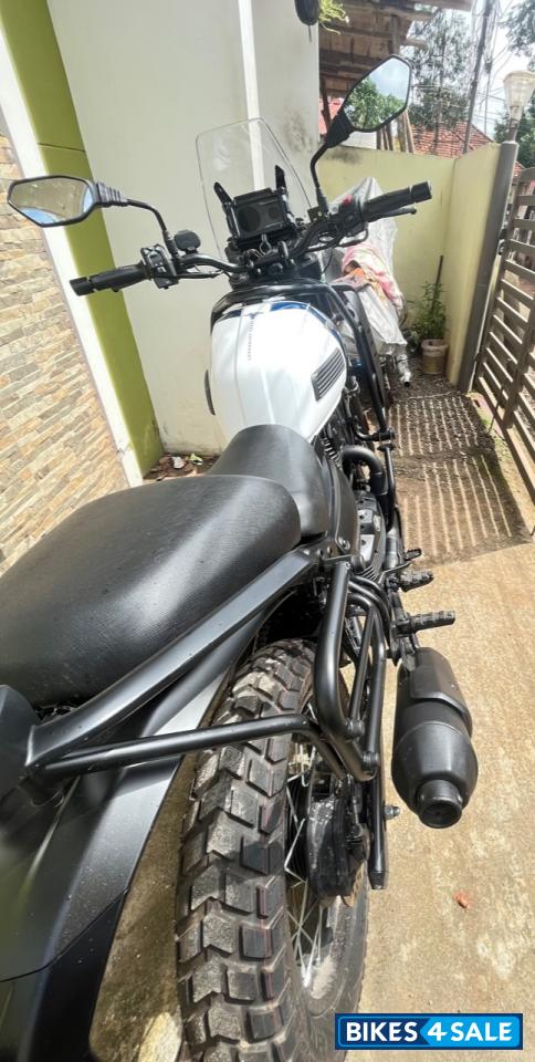 White Yezdi Adventure Gloss