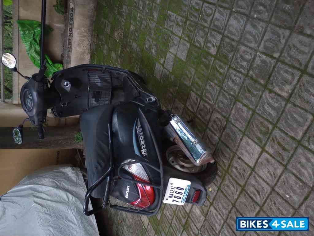 Black Suzuki Access 125