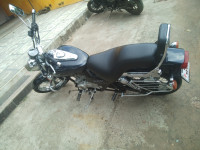 Black Bajaj Avenger Cruise 220