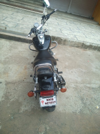 Black Bajaj Avenger Cruise 220