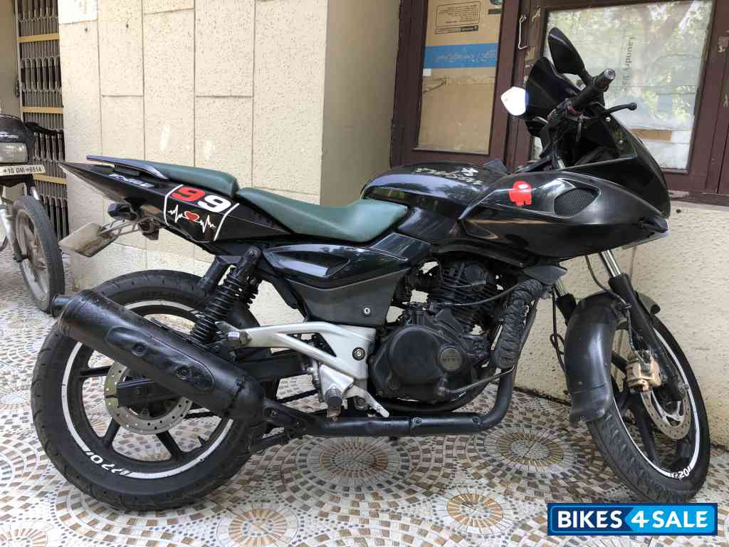 Bajaj Pulsar 220F