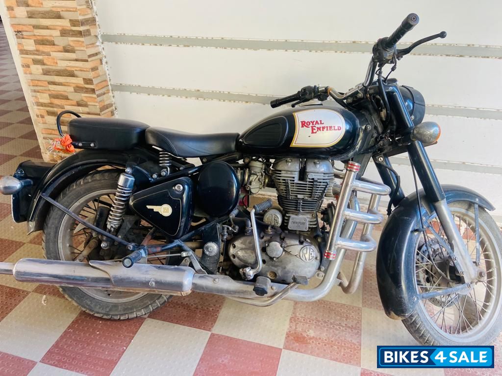 Black Royal Enfield Classic 350