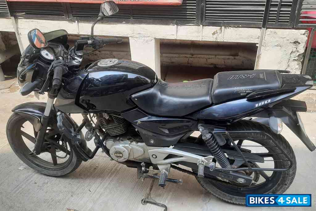 Bajaj Pulsar 180