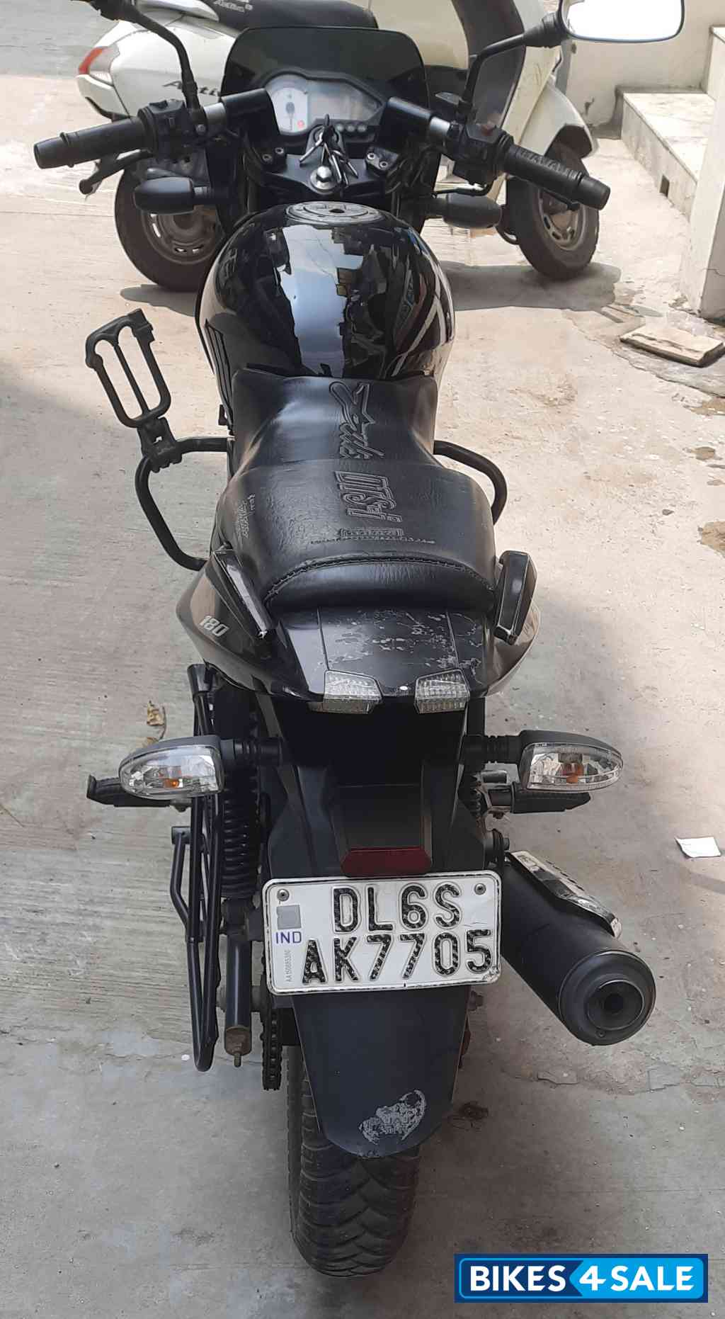 Bajaj Pulsar 180