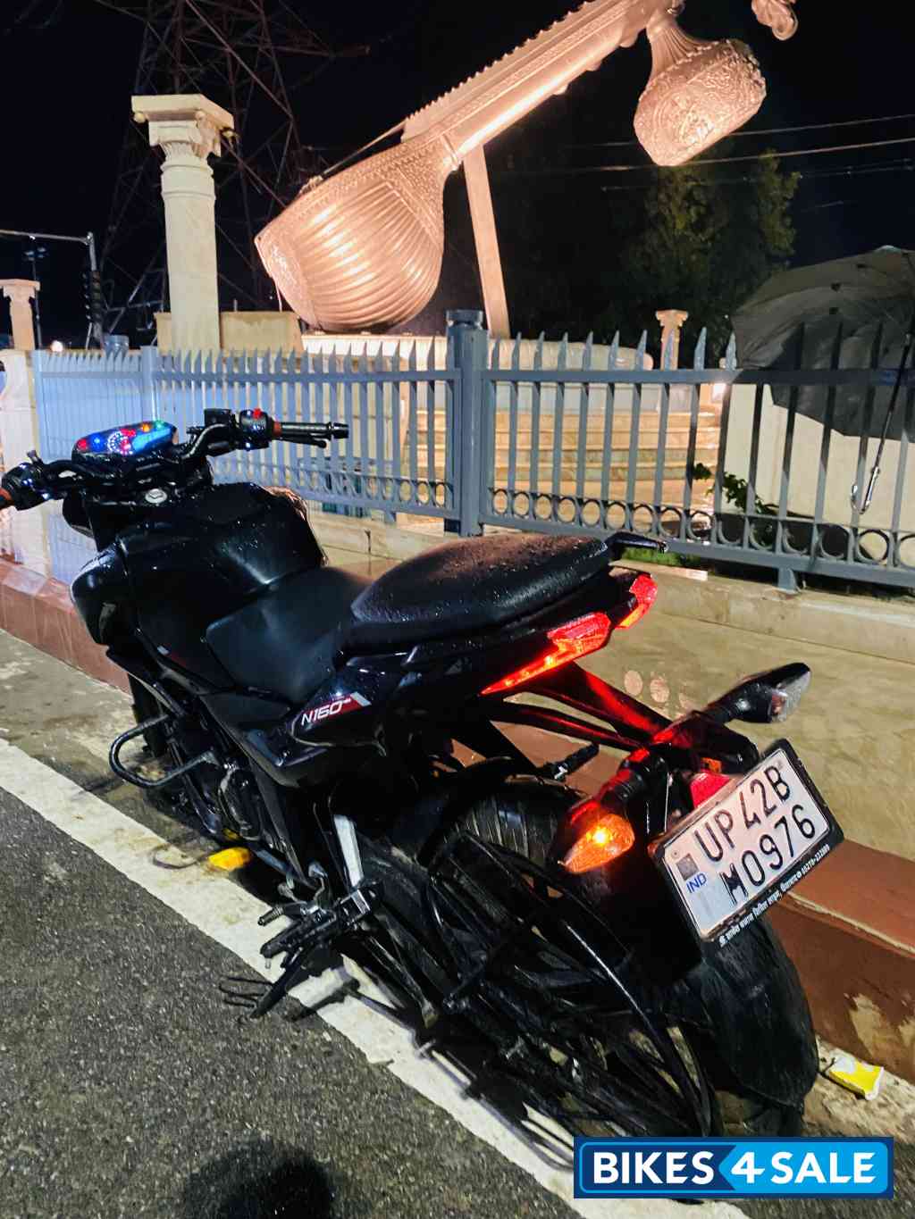 Black Bajaj Pulsar N160