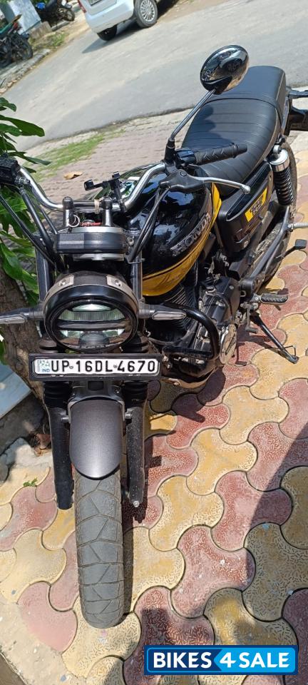 Yellow And Black Honda CB350RS