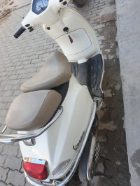 Vespa LX 125