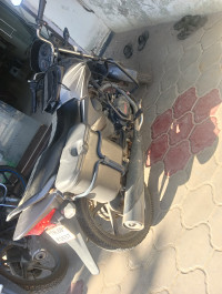 Gray Honda Shine 125