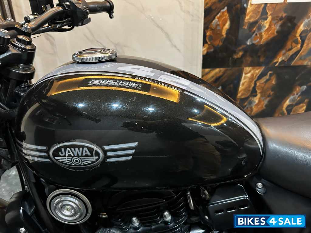 Jawa forty two BS6