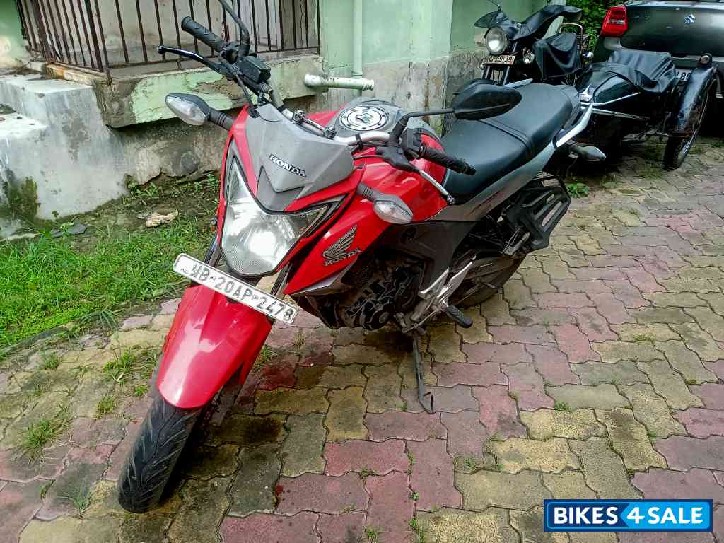 Red Honda CB Hornet 160R