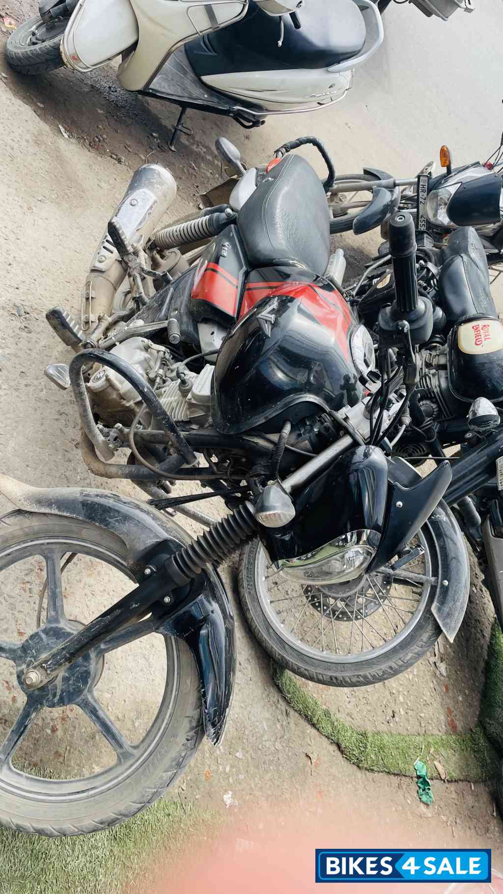Blk Bajaj V12