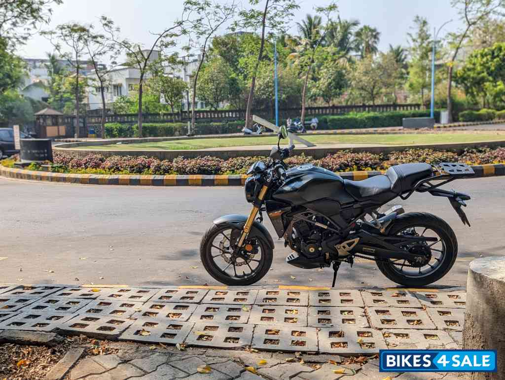 Matte Black Honda CB300R