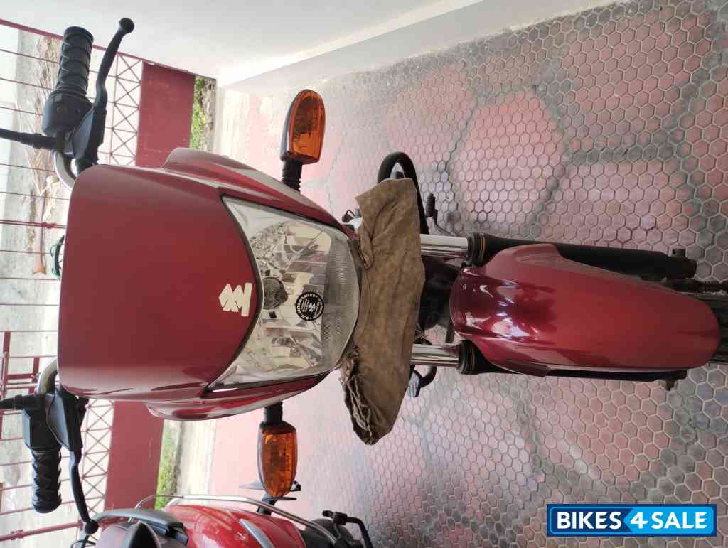 Red Bajaj Platina 100 ES