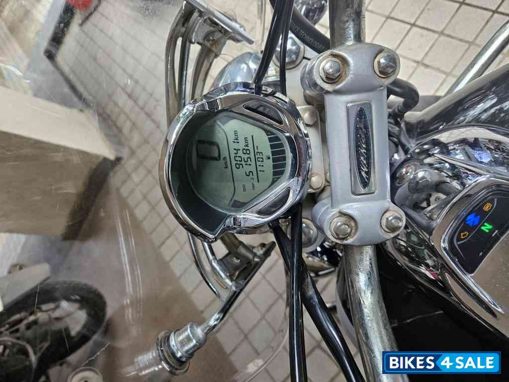 Bajaj Avenger Cruise 220 BS6