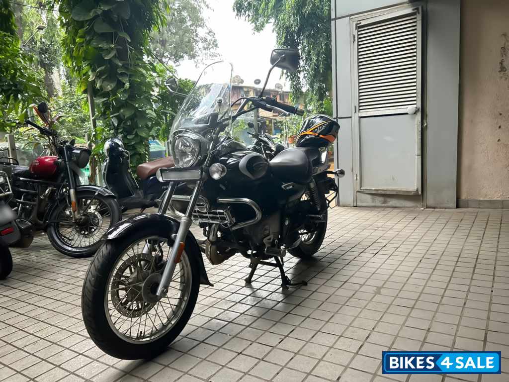Bajaj Avenger Cruise 220 BS6