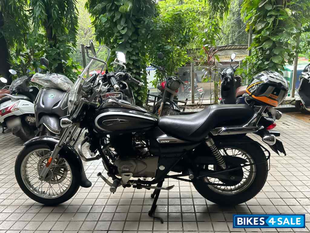 Bajaj Avenger Cruise 220 BS6