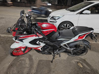 Bajaj Pulsar RS 200 ABS