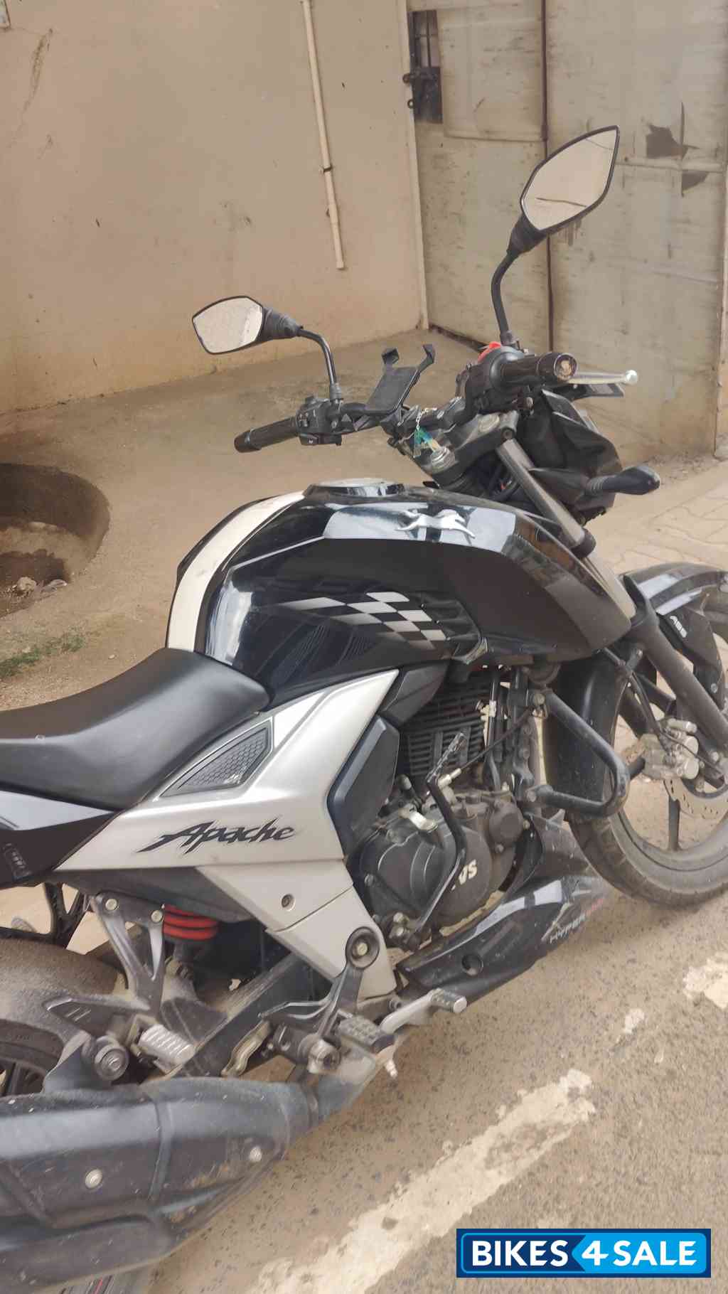 TVS Apache RTR 160 4V