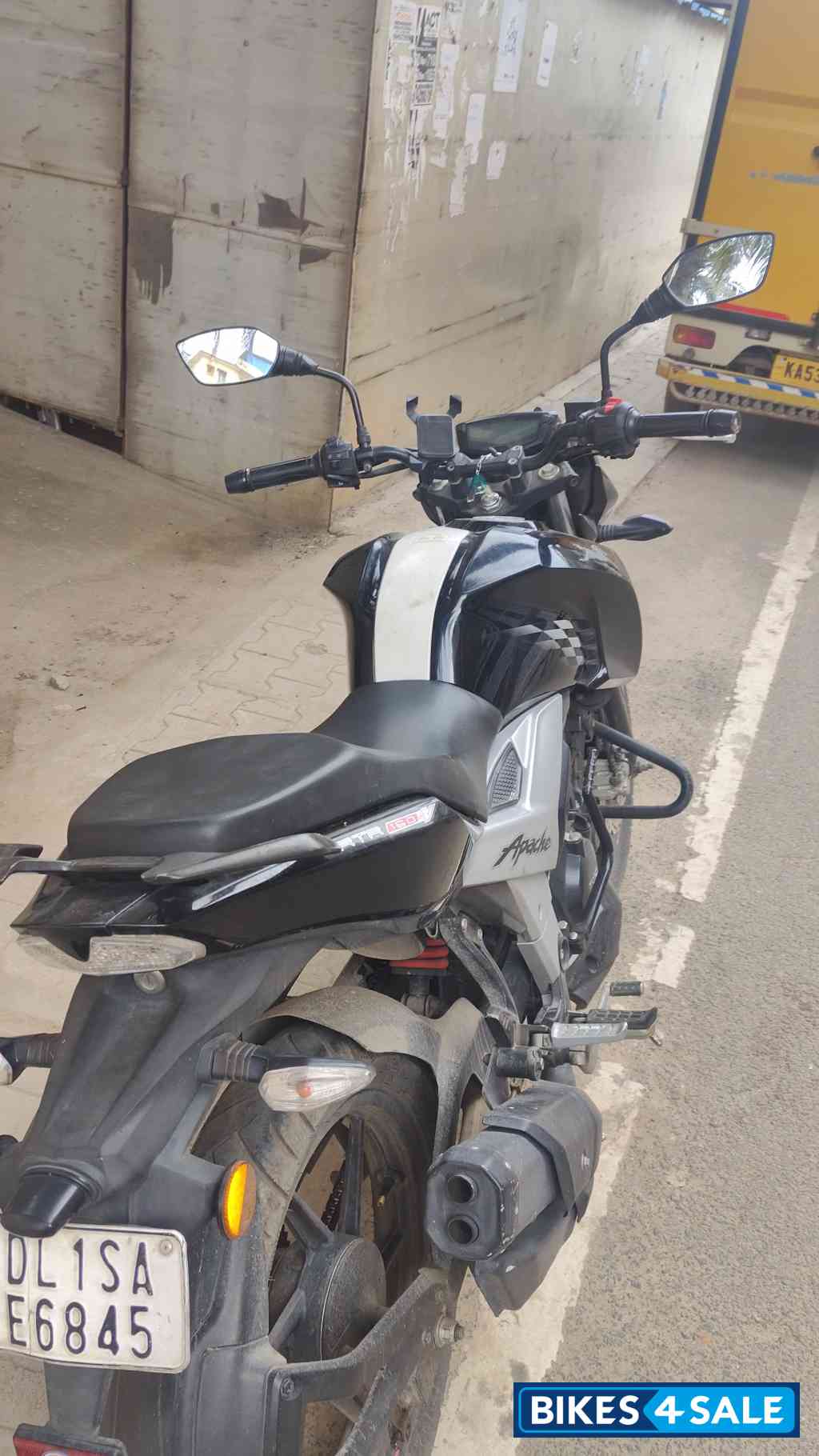 TVS Apache RTR 160 4V